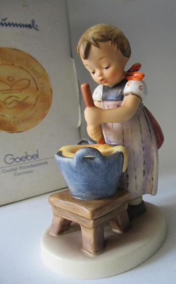 M I Hummel:330 -Baking Day- 13½cm.-TMK-6 -Excellent-1985-'91 beschikbaar voor biedingen