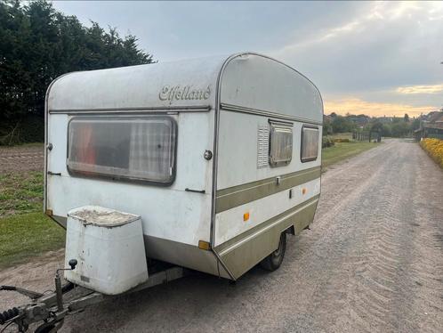 Leuk retro caravannetje te koop., Caravans en Kamperen, Caravans, Particulier, 500 - 750 kg, Kleine zit, Ophalen