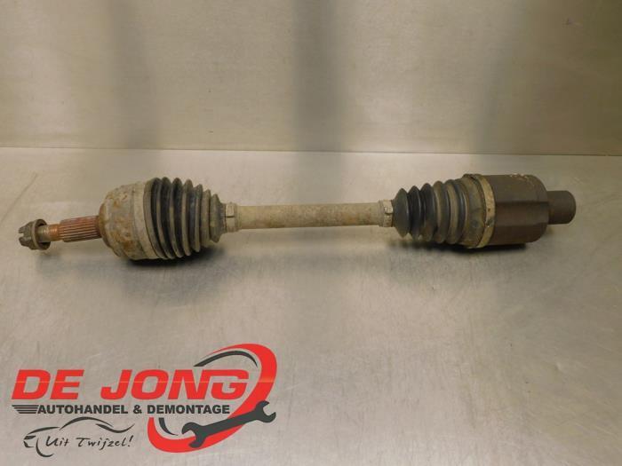 Arbre de transmission avant droit d'un Dacia Duster, Autos : Pièces & Accessoires, Freins & Transmission, Dacia, Utilisé, 3 mois de garantie