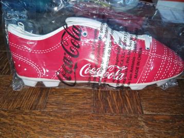 Plumier Coca-Cola voetbalschoen beschikbaar voor biedingen