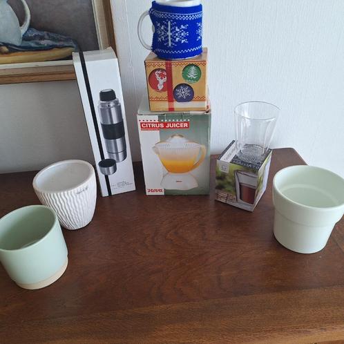 Nieuwe isoleerfles ,Citrus juicer, bloemen potjes  enz., Huis en Inrichting, Keuken | Keukenbenodigdheden, Verzenden
