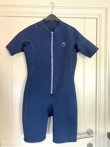 Mooi duikpak SHORTY, 2 mm dikte. Smal. Perfecte staat  beschikbaar voor biedingen