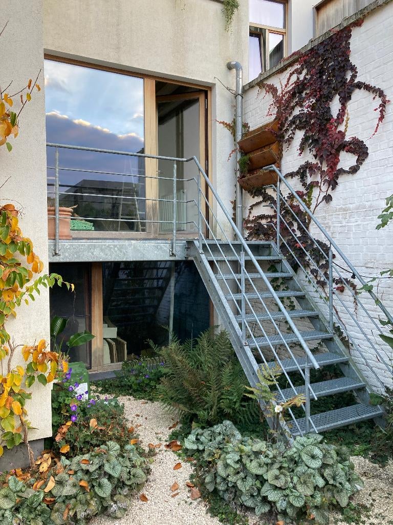 Stalen buitentrap + terras met leuning (verzinkt), Doe-het-zelf en Bouw, Ladders en Trappen, Ophalen, Gebruikt, Trap