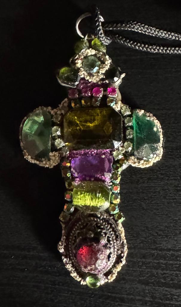 Oude sieraden: kruisvormige hanger - 1920, Handtassen en Accessoires, Antieke sieraden, Hanger, Overige materialen, Ophalen of Verzenden