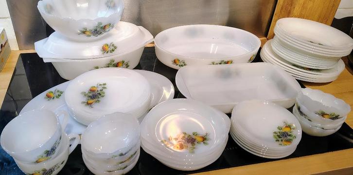 service vaisselle Arcopal fruits vintage 47 pièces, Antiek en Kunst, Antiek | Servies compleet, Ophalen