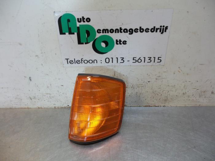 Feu clignotant gauche d'un Mercedes 190E/D, Autos : Pièces & Accessoires, Éclairage, Utilisé, 3 mois de garantie, Enlèvement ou Envoi