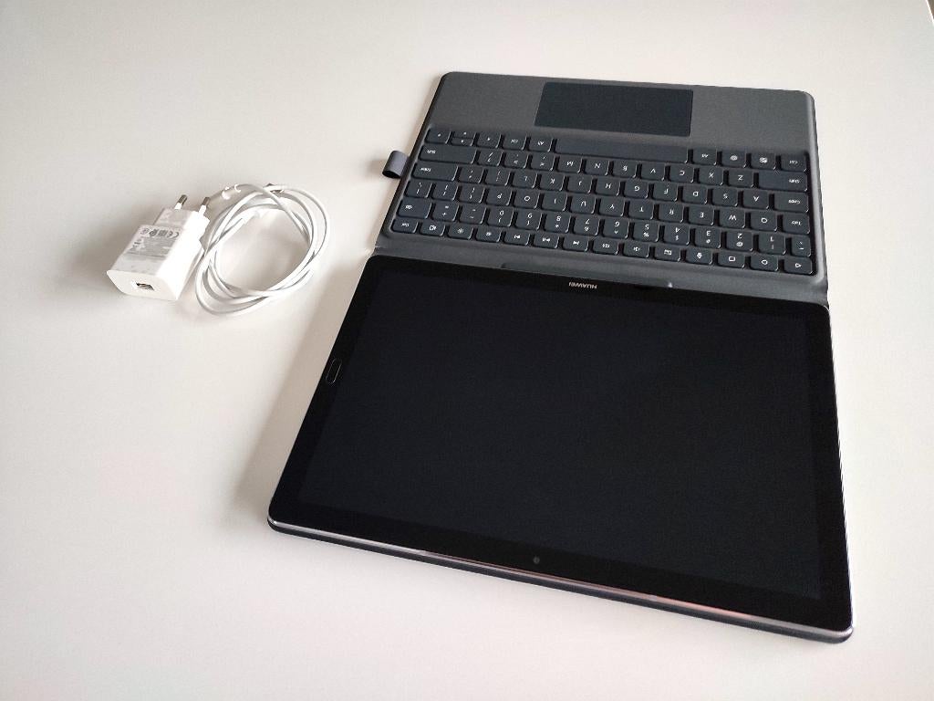 Huawei MediaPad M5 (10.8") + Nieuwe Smart Keyboard Cover, Computers en Software, Ophalen, Zo goed als nieuw, 11 inch