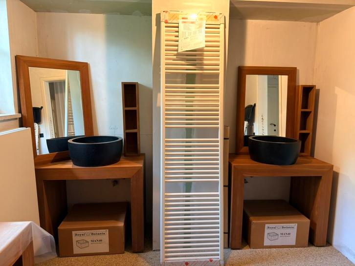 Massief houten badkamermeubel set met natuurstenen waskommen, Maison & Meubles, Salle de bain | Meubles de Salle de bain, Comme neuf