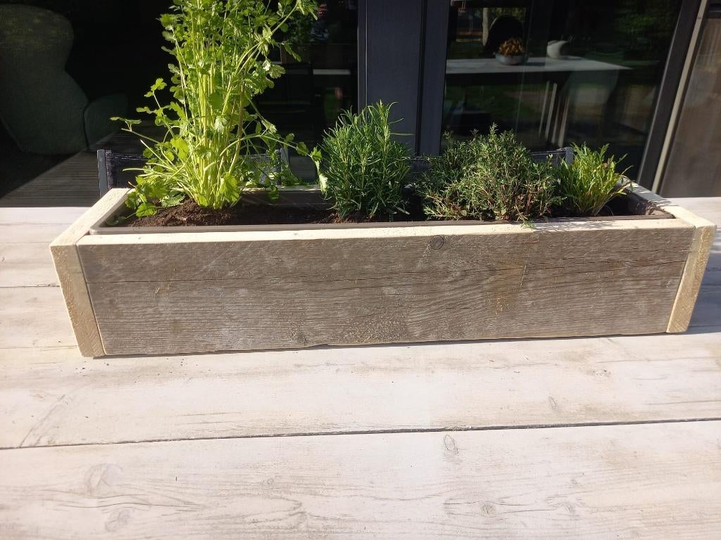 Bloembak gebruikt steigerhout, Ophalen