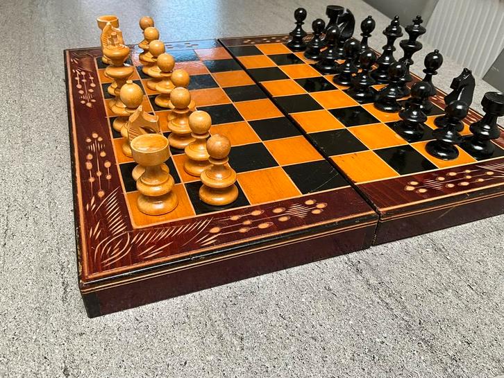 Roemeens Schaakset & Backgammon (1976) groot model, Hobby en Vrije tijd, Gezelschapsspellen | Bordspellen, Gebruikt, Ophalen