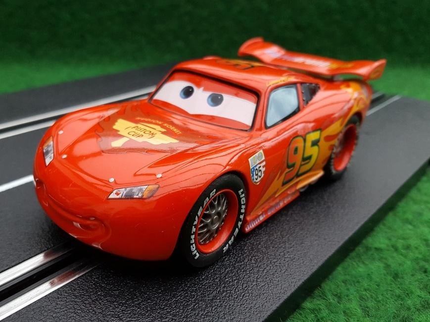 Carrera Evolution: Disney Pixar Cars 2 Lightning Mc Queen, Enfants & Bébés, Jouets | Circuits, Utilisé, Circuit, Électrique, Carrera