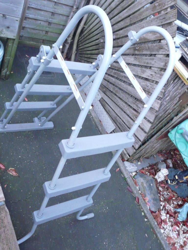 zwembadladder, Ophalen, Zo goed als nieuw, Ladder