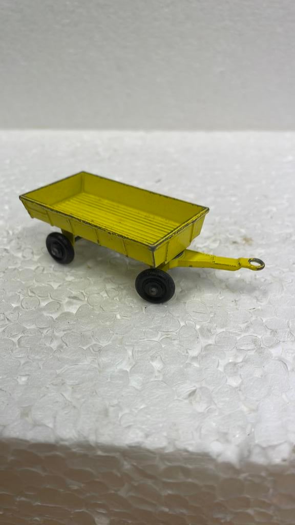 Matchbox 40 Hay Trailer geel, Hobby & Loisirs créatifs, Voitures miniatures | 1:32, Enlèvement ou Envoi, Comme neuf, Matchbox