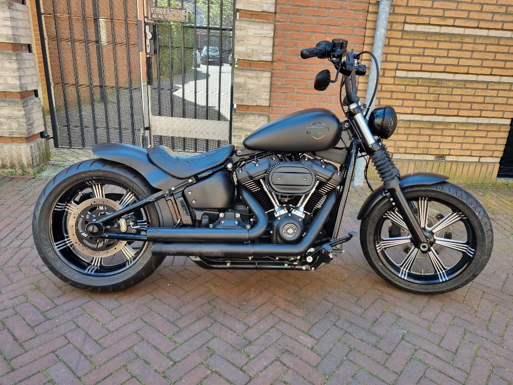 Street Bob geheel verbouwd!, Motoren, Motoren | Harley-Davidson, Bedrijf, Chopper, meer dan 35 kW, 2 cilinders, Minimaal motorrijbewijs A1
