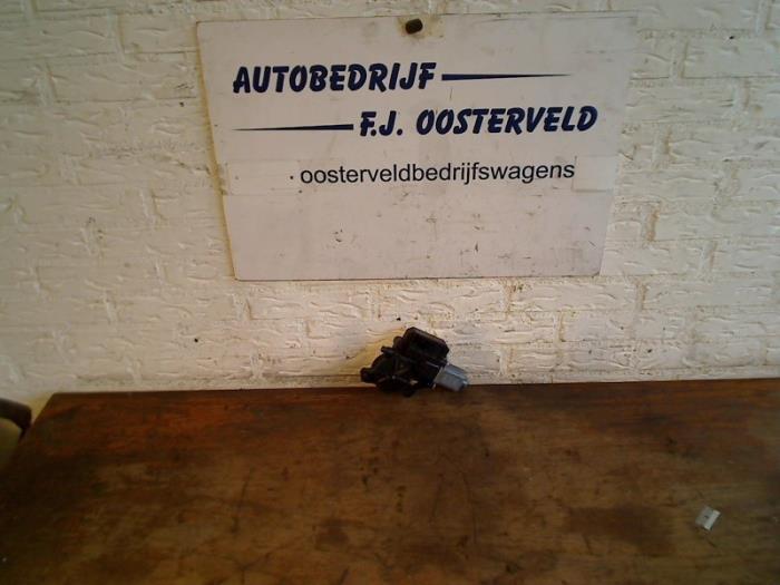 Moteur de vitre portière d'un Volkswagen Polo, Autos : Pièces & Accessoires, Carrosserie & Tôlerie, Volkswagen, Utilisé, 3 mois de garantie