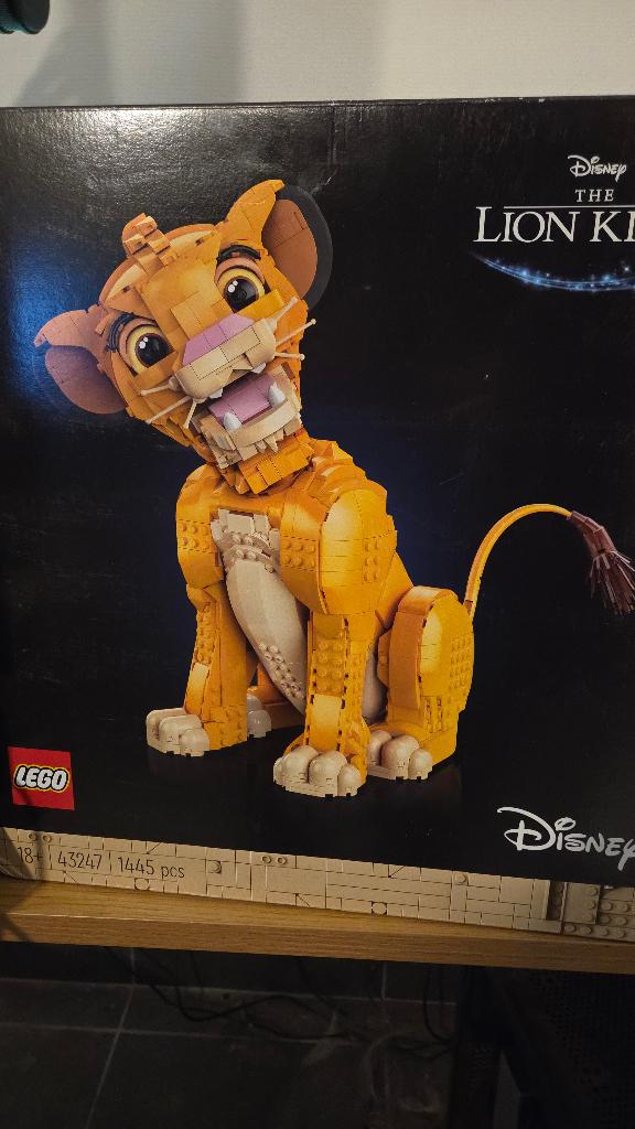 Lego - Ongeopende + geopende UCS Millenium Falcon, Ophalen, Star Wars, Lego, Zo goed als nieuw