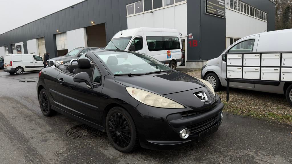 Peugeot 207 Cabriolet 1.6 hdi, Auto's, 4 cilinders, Cabriolet, Zwart, Bedrijf