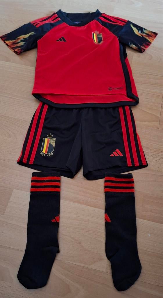 Voetbaltenue adidas, Enfants & Bébés, Vêtements enfant | Taille 98, Adidas, Garçon ou Fille, Ensemble, Comme neuf