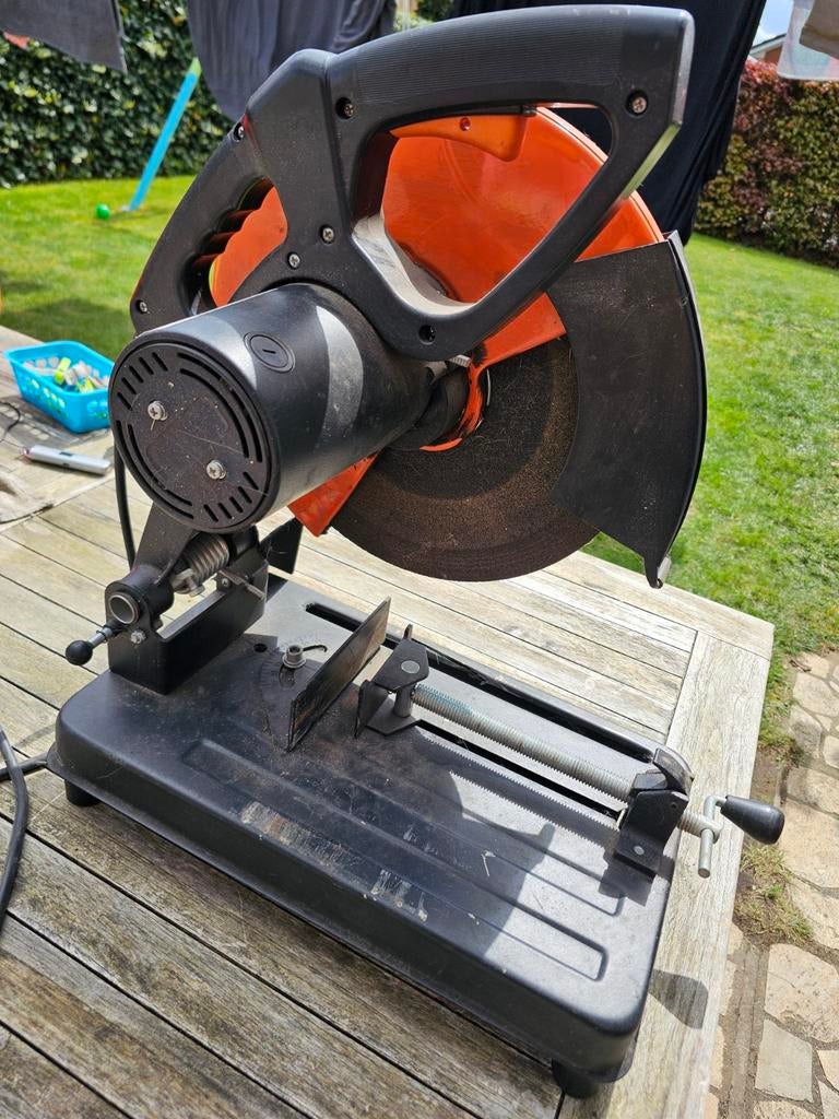 Metaal afkortzaag, Ophalen