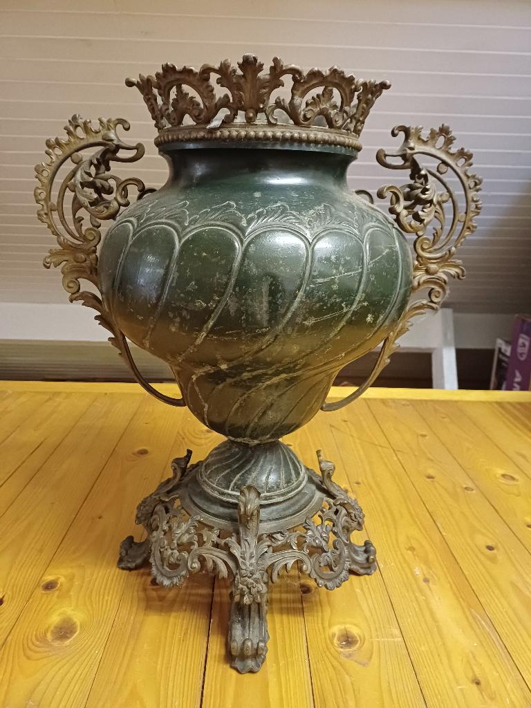 Vase cache pot ancien en bronze, France, 19e siècle, Enlèvement