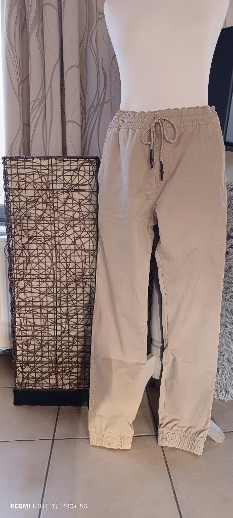 Pantalon beige Slim H. Taille L. Clockhouse. 🩳, Vêtements | Hommes, Pantalons, Neuf, Enlèvement ou Envoi, Beige, Taille 52/54 (L)