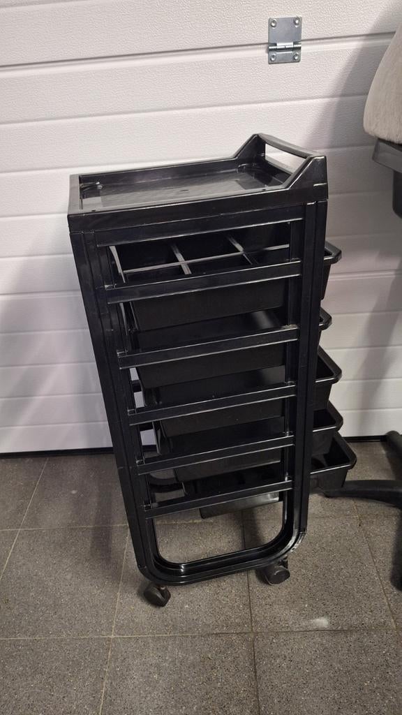 Trolley werkmateriaal kapper, Ophalen