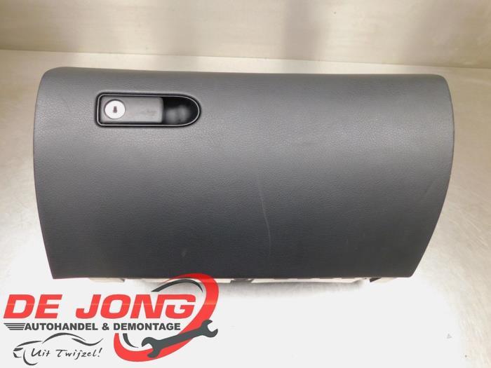 Dashboardkastje van een Mercedes C-Klasse, Gebruikt, -, Ophalen of Verzenden, -