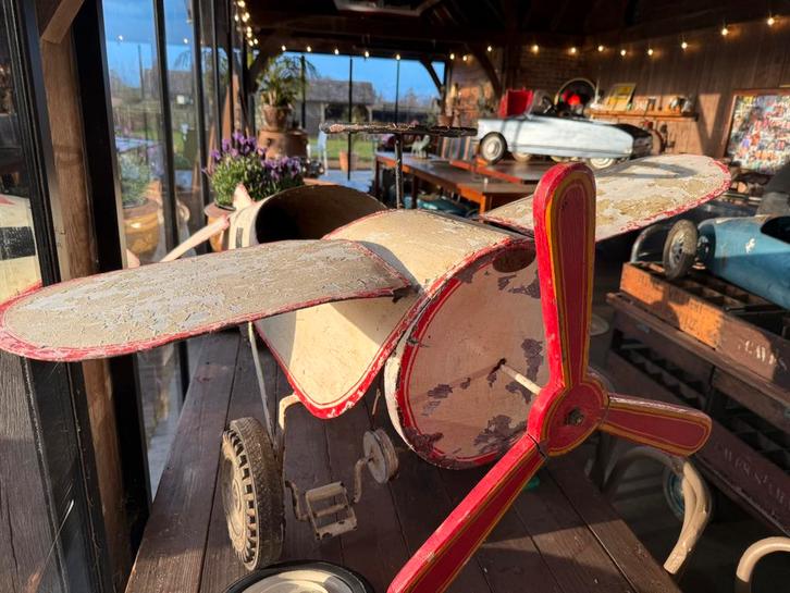 Voiture à pédales, Antiquités & Art, Antiquités | Autres Antiquités, Enlèvement