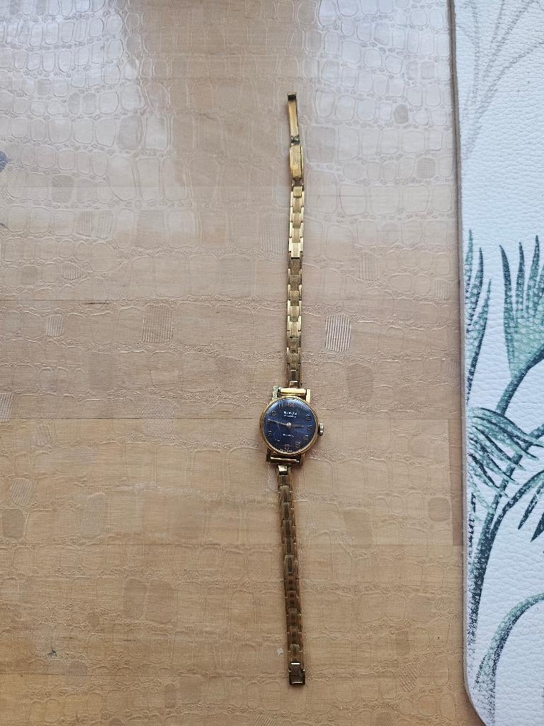 Montre vintage Dame état occasion faire offres, Bijoux, Sacs & Beauté, Montres | Femmes, Enlèvement ou Envoi