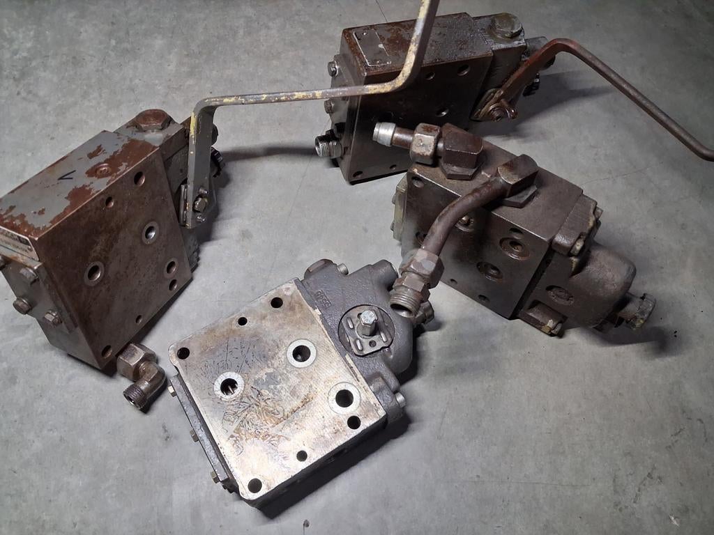 Vannes hydrauliques Fendt, Articles professionnels, Agriculture | Tracteurs, Enlèvement, Fendt