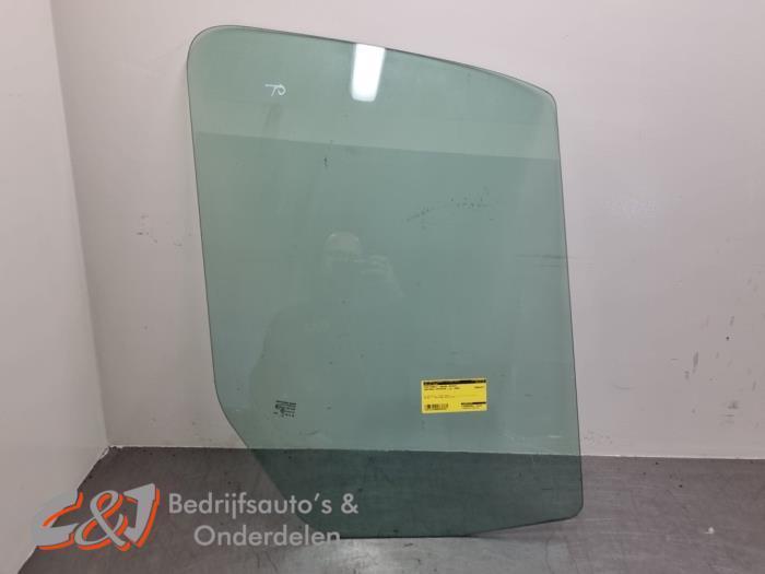 Vitre portière 2portes droite d'un Mercedes Sprinter, Autos : Pièces & Accessoires, Vitres & Accessoires, Mercedes-Benz, Utilisé