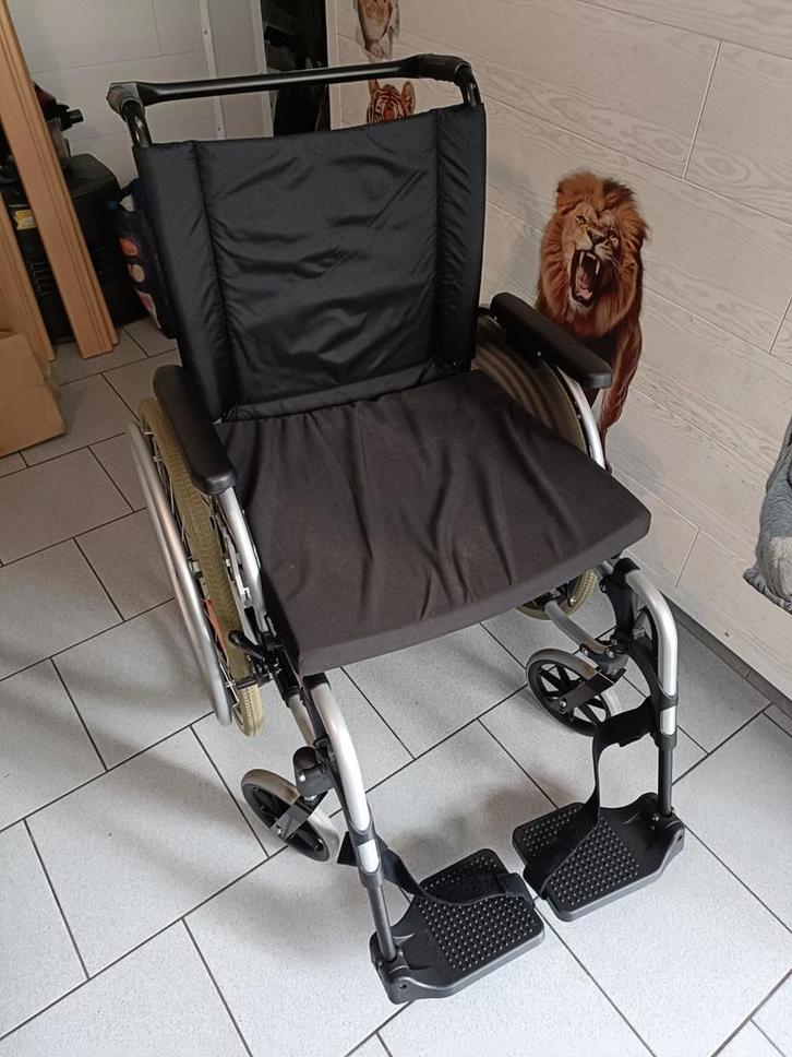 Chaise roulante pliable et démontable 50cm d'assise (neuve), Divers, Chaises roulantes, Enlèvement