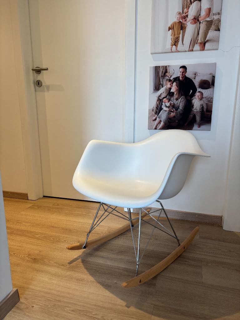 Schommelstoel wit met houten poten, Kinderen en Baby's, Ophalen, Zo goed als nieuw, Schommelstoel, Overige merken