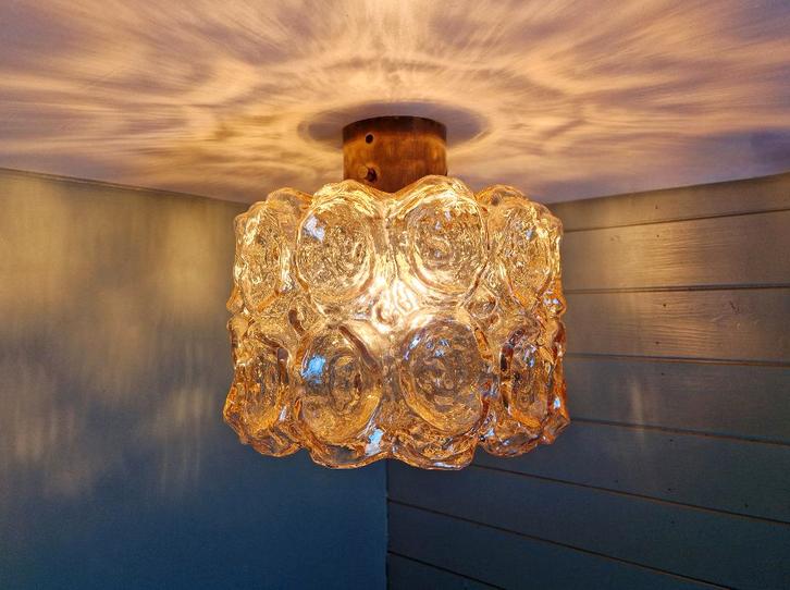 Amberkleurige glazen plafondlamp met textuur, Helena Tynell, Antiek en Kunst, Antiek | Verlichting, Ophalen of Verzenden