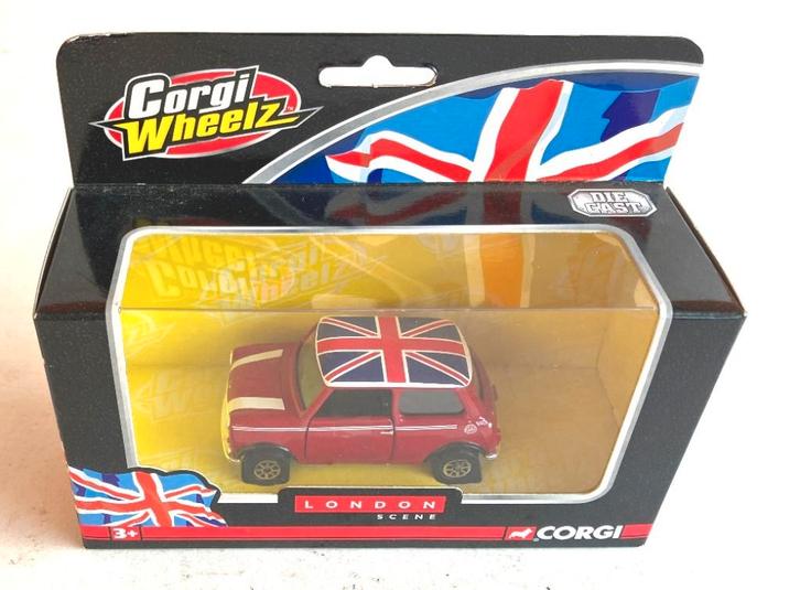 Mini flame red Union Jack Corgi Toys TY82248., Hobby en Vrije tijd, Modelauto's | Overige schalen, Zo goed als nieuw, Auto, Ophalen of Verzenden