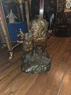 Vous recherchez des statues et des meubles anciens en bronze, Enlèvement