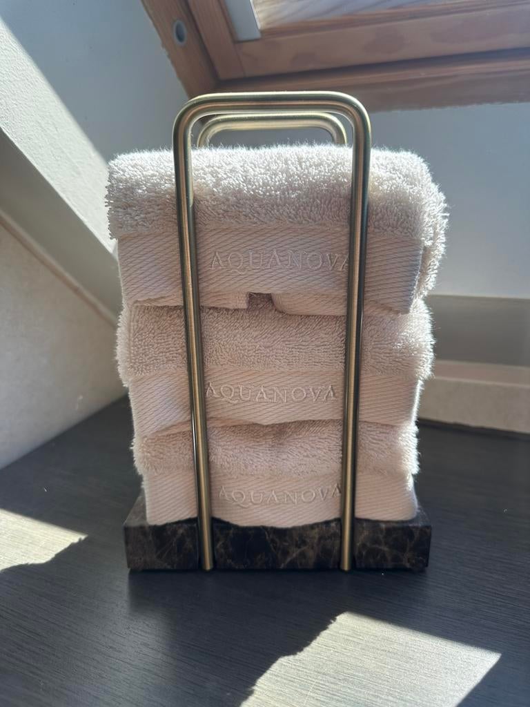 Aquanova gastendoekrekje nieuw!, Ophalen, Nieuw, Bruin, Handdoekenrek