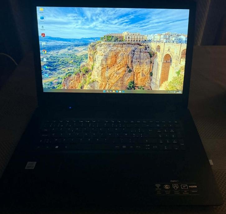 Acer Aspire 3 laptop, Informatique & Logiciels, Ordinateurs portables Windows, Comme neuf, 17 pouces ou plus, SSD, 8 GB, Azerty