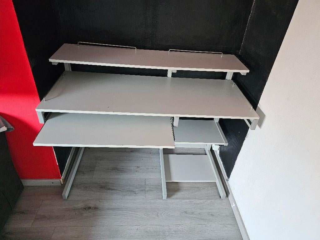 Bureau, Enlèvement, Utilisé