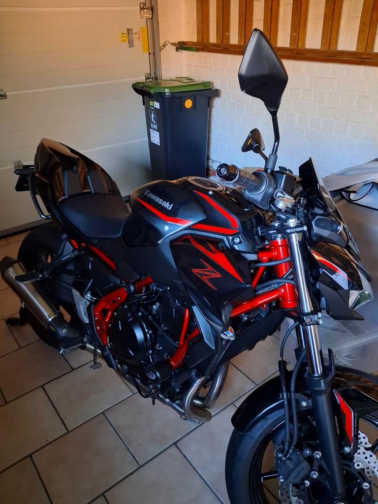 Kawasaki z 650, Motoren, Sportuitlaat, 2 cilinders, Particulier, 650 cc