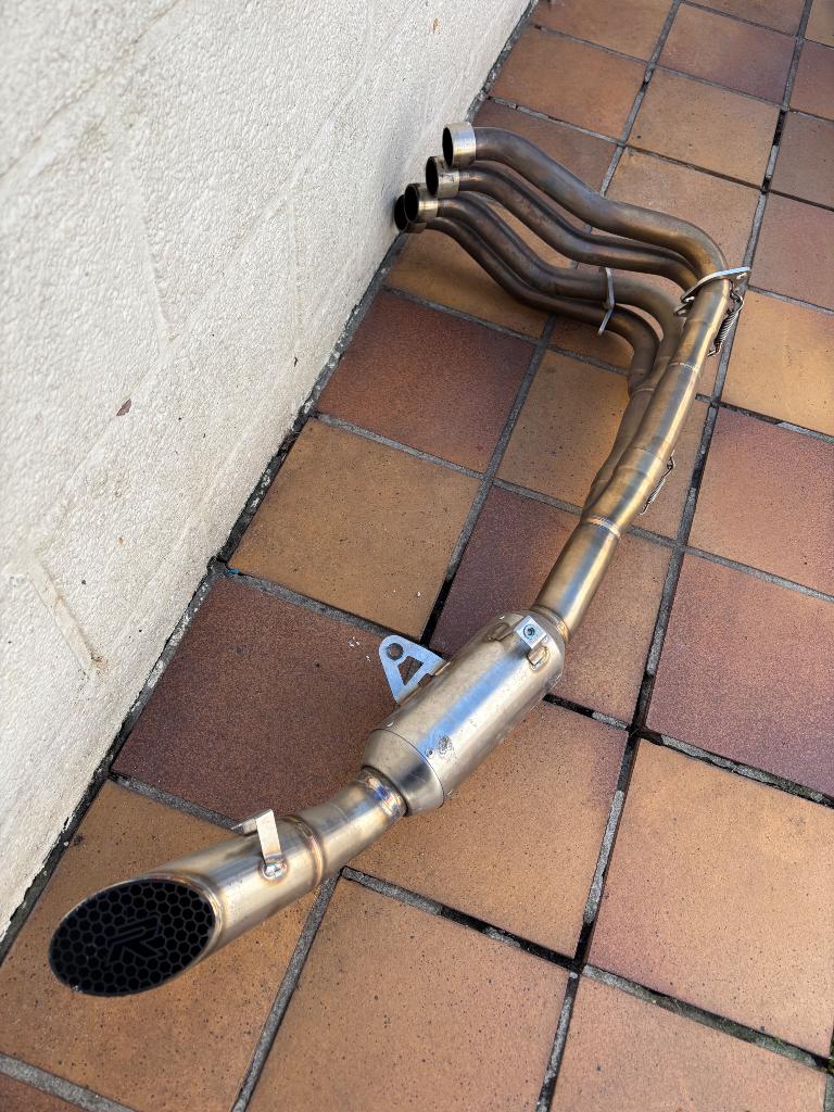 Dominator uitlaat voor een suzuki gsxs 950-1000 van 2021, Ophalen, Gebruikt