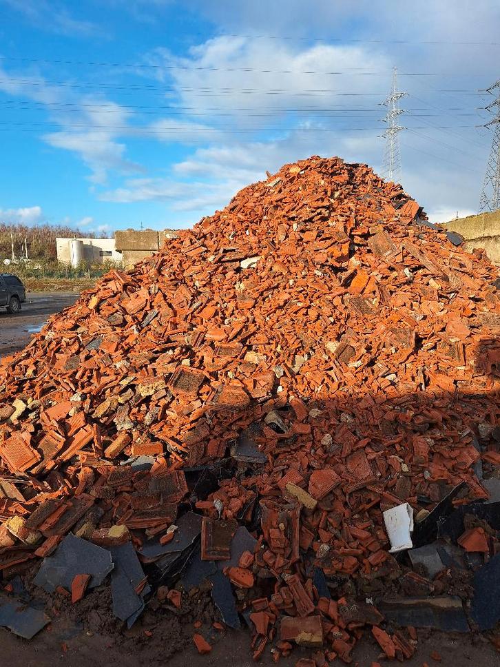 bricaillon a donner avec  livraison, Jardin & Terrasse, Gravier, Rochers & Caillasse, Calcaire, Enlèvement ou Envoi