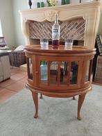 Zeer mooie mini-barkast met dienblad.