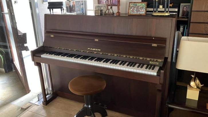 Piano Fazer met kruk, Muziek en Instrumenten, Piano's, Zo goed als nieuw, Piano, Bruin, Ophalen of Verzenden