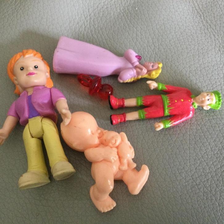 VERSCHILLENDE POPPENFIGUREN + GRATIS BARBIE, Antiek en Kunst, Antiek | Speelgoed, Ophalen of Verzenden