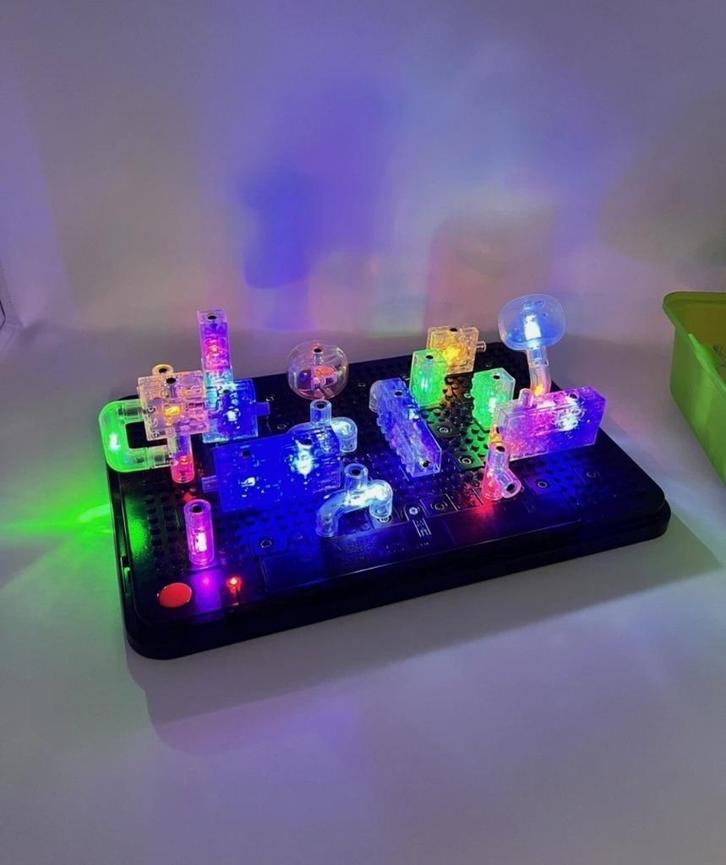 Laser Pegs 3D lite board, verlicht constructiespeelgoed, Kinderen en Baby's, Speelgoed | Bouwstenen, Zo goed als nieuw, Overige merken