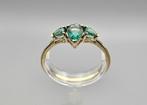 Gouden Vintage ring met edelsteen smaragd. 2024/287., 19 tot 20, Ophalen of Verzenden, Zo goed als nieuw, Dame of Heer