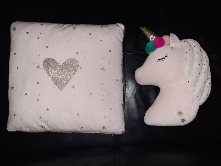 Versierkussens Unicorn & heart Maisons du Monde, Huis en Inrichting, Woonaccessoires | Kussens, Zo goed als nieuw, Ophalen
