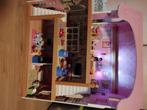 Houten speelhuis met Playmobil, Kinderen en Baby's, Speelgoed | Playmobil, Complete set, Ophalen of Verzenden, Zo goed als nieuw