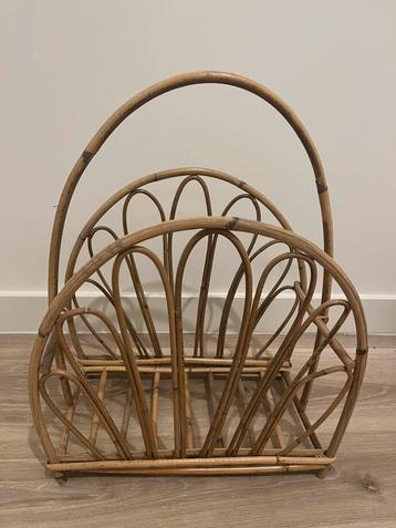Rotan krantenbak, Enlèvement, Comme neuf